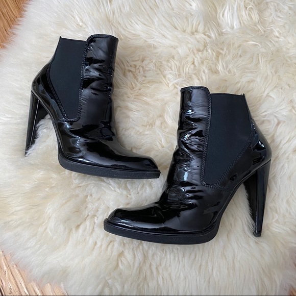 Stuart Weitzman High Shine Patent Heeled Booties Size 6.5 - Picture 2 of 15